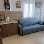 아파트 Gorgona Loutrá