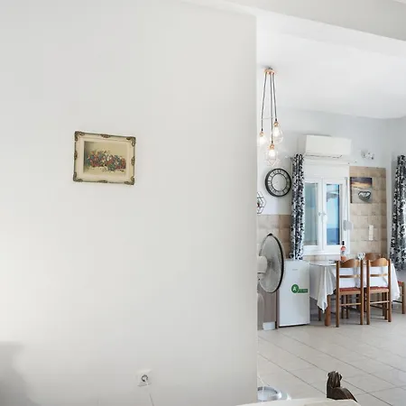 Gorgona Loutra (Kythnos)